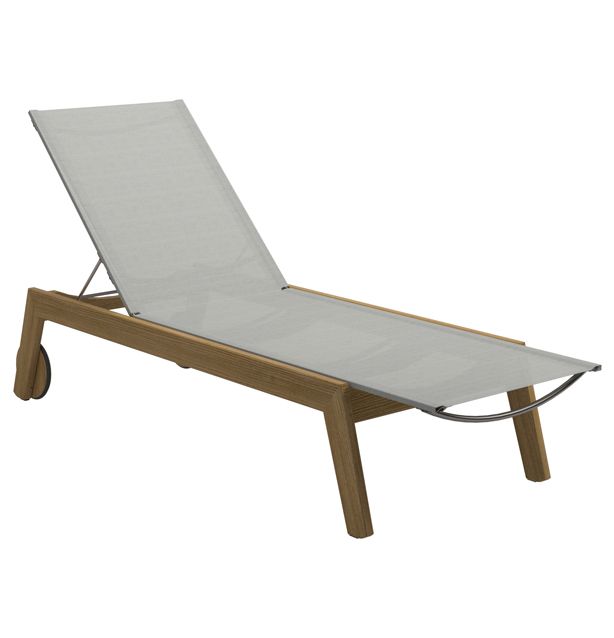 Sling chaise hotsell lounge with wheels